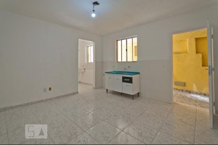 Cozinha de casa para alugar com 1 quarto, 45m² em Jardim Iva, São Paulo
