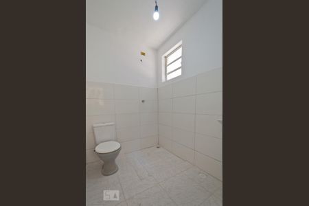 Banheiro de casa para alugar com 1 quarto, 45m² em Jardim Iva, São Paulo
