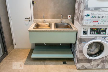 Studio para alugar com 40m², 1 quarto e 1 vaga Studio para alugar com 40m², 1 quarto e 1 vagaÁrea comum - Lavanderia