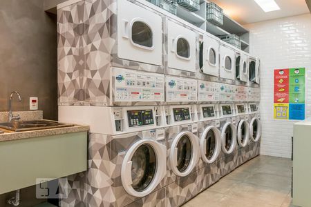 Studio para alugar com 40m², 1 quarto e 1 vaga Studio para alugar com 40m², 1 quarto e 1 vagaÁrea comum - Lavanderia