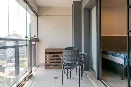 Studio para alugar com 40m², 1 quarto e 1 vaga Studio para alugar com 40m², 1 quarto e 1 vagaVaranda