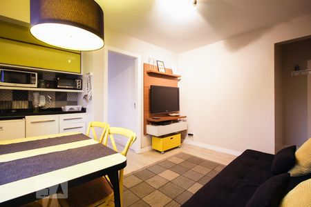 Cozinha de apartamento para alugar com 1 quarto, 33m² em Juvevê, Curitiba