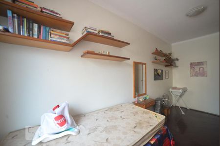 Casa à venda com 226m², 4 quartos e 2 vagasQuarto 2