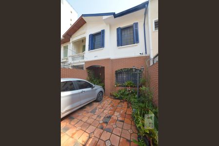 Casa à venda com 226m², 4 quartos e 2 vagasFrente