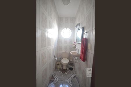 Casa à venda com 226m², 4 quartos e 2 vagasLavabo