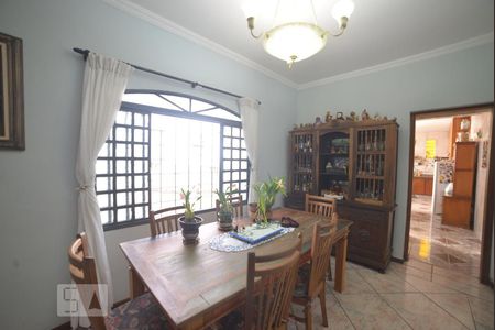 Sala de casa à venda com 4 quartos, 226m² em Vila Mariana, São Paulo