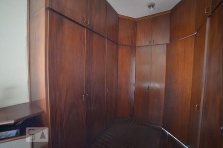 Casa à venda com 226m², 4 quartos e 2 vagasQuarto 3 - Armários