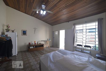 Casa à venda com 226m², 4 quartos e 2 vagasQuarto Fundos