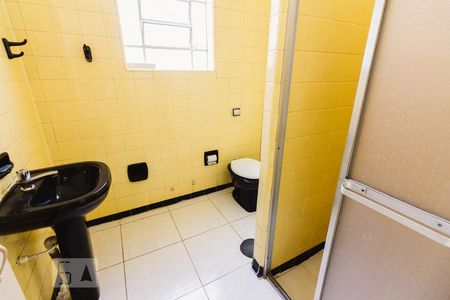 Banheiro de casa para alugar com 3 quartos, 130m² em Vila Romana, São Paulo