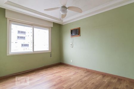 Dormitório de apartamento para alugar com 2 quartos, 70m² em Vila Ipiranga, Porto Alegre