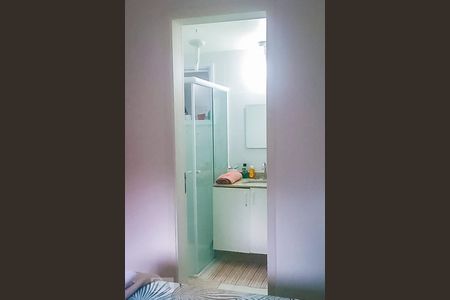 Banheiro da Suíte` de apartamento para alugar com 1 quarto, 57m² em Jardim Prudência, São Paulo