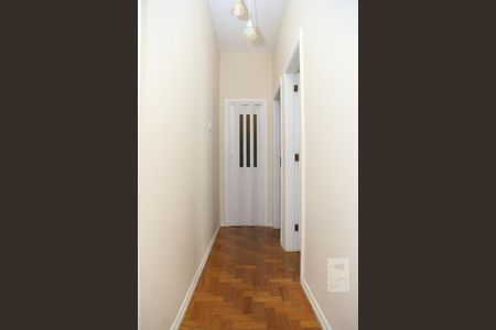 Corredor de apartamento à venda com 2 quartos, 92m² em Grajau, Rio de Janeiro