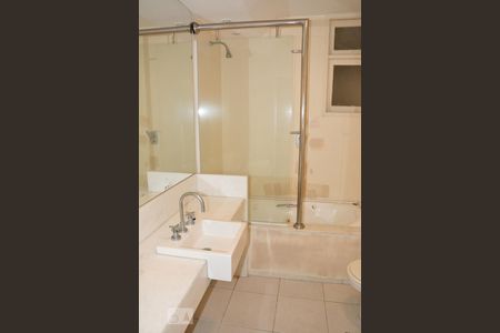 Apartamento à venda com 287m², 4 quartos e 1 vagaBanheiro 