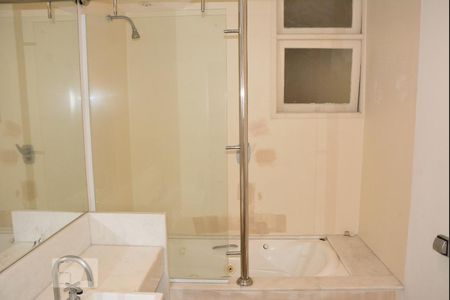 Apartamento à venda com 287m², 4 quartos e 1 vagaBanheiro 