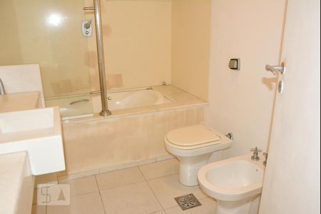 Apartamento à venda com 287m², 4 quartos e 1 vagaBanheiro 