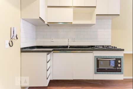 Cozinha de apartamento para alugar com 1 quarto, 27m² em Vila Buarque, São Paulo