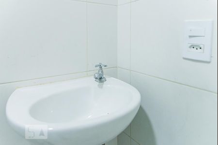 Banheiro de apartamento para alugar com 1 quarto, 27m² em Vila Buarque, São Paulo