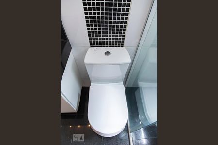 Apartamento à venda com 65m², 2 quartos e 1 vaga Apartamento à venda com 65m², 2 quartos e 1 vagaBanheiro