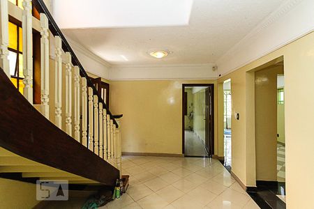 Hall de casa para alugar com 4 quartos, 400m² em Bras, São Paulo