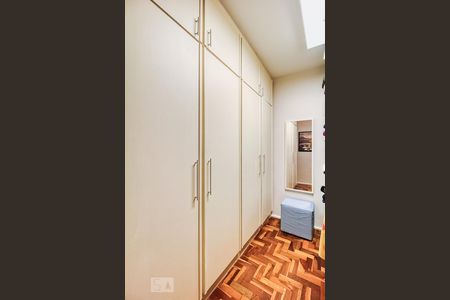 Suíte de apartamento à venda com 3 quartos, 180m² em Jardim Europa, São Paulo
