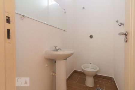 Banheiro de casa à venda com 1 quarto, 37m² em Campo Belo, São Paulo