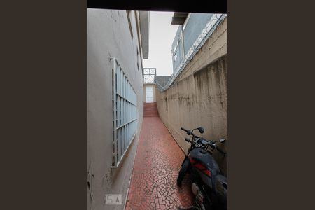 Casa à venda com 180m², 3 quartos e 4 vagasCorredor Externo 