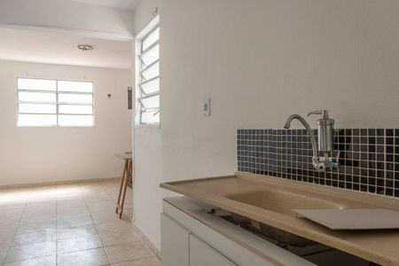 Cozinha de apartamento para alugar com 1 quarto, 44m² em Água Branca, São Paulo
