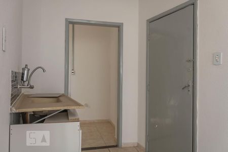 Cozinha de apartamento para alugar com 1 quarto, 44m² em Água Branca, São Paulo
