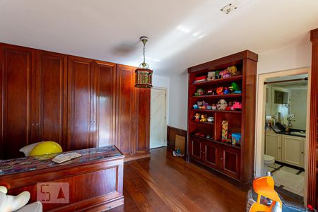 Apartamento à venda com 600m², 4 quartos e 4 vagasSuite 2