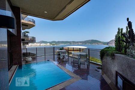 Varanda com Piscina  de apartamento à venda com 4 quartos, 600m² em Boa Viagem, Niterói