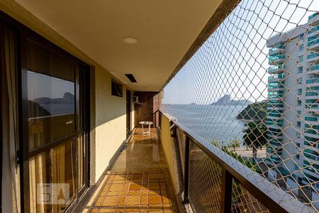 Apartamento à venda com 600m², 4 quartos e 4 vagasVaranda da Suite 2