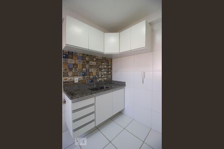 Cozinha - Armários de apartamento para alugar com 2 quartos, 54m² em Vila Nova Esperia, Jundiaí