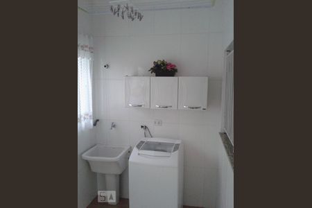 Casa à venda com 120m², 3 quartos e 4 vagasLavanderia