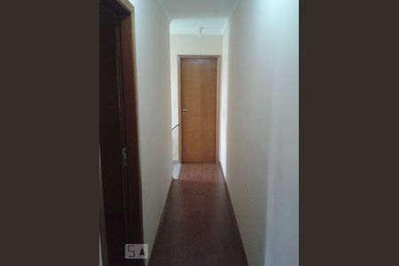 Casa à venda com 120m², 3 quartos e 4 vagasCorredor 