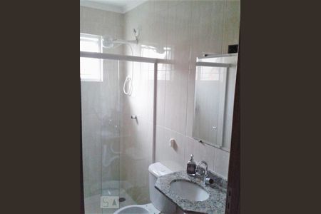 Banheiro de casa à venda com 3 quartos, 120m² em Vila Pita, São Paulo