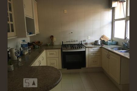 Cozinha' de casa à venda com 2 quartos, 460m² em Cidade Jardim, São Paulo