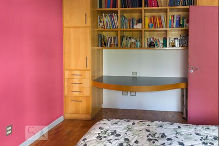 Apartamento à venda com 211m², 3 quartos e 2 vagasQuarto 2