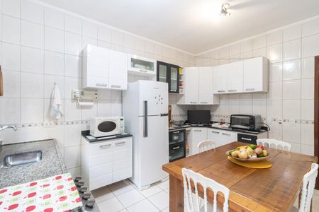 Casa à venda com 94m², 3 quartos e 2 vagas Casa à venda com 94m², 3 quartos e 2 vagasCozinha
