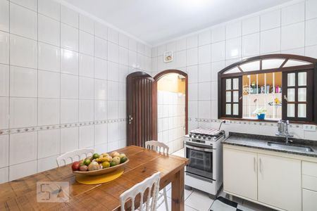 Casa à venda com 94m², 3 quartos e 2 vagas Casa à venda com 94m², 3 quartos e 2 vagasCozinha