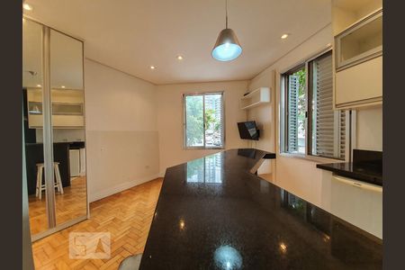 Sala/Cozinha de apartamento para alugar com 1 quarto, 42m² em Bela Vista, São Paulo