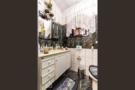 Casa à venda com 250m², 3 quartos e 8 vagas Casa à venda com 250m², 3 quartos e 8 vagasBanheiro suíte