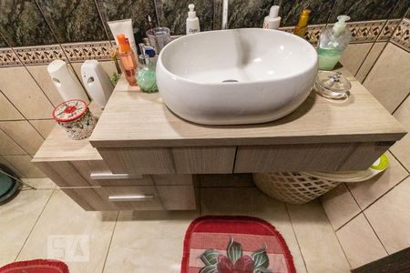 Casa à venda com 250m², 3 quartos e 8 vagas Casa à venda com 250m², 3 quartos e 8 vagasBanheiro