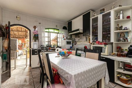 Casa à venda com 250m², 3 quartos e 8 vagas Casa à venda com 250m², 3 quartos e 8 vagasCozinha