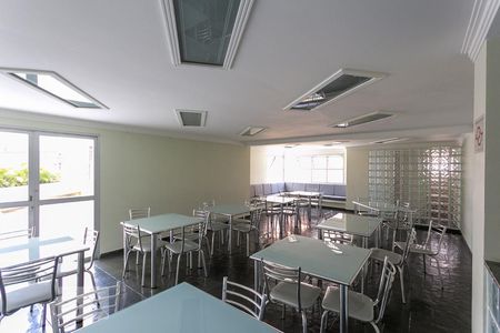 Apartamento para alugar com 130m², 3 quartos e 1 vaga Apartamento para alugar com 130m², 3 quartos e 1 vagaÁrea comum - Salão de festas