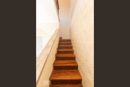 Escada de casa para alugar com 2 quartos, 130m² em Maranhão, São Paulo