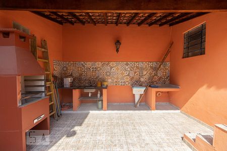 Casa para alugar com 130m², 2 quartos e sem vagaÁrea de Serviço e churrasqueira