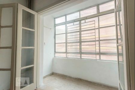 Apartamento à venda com 90m², 2 quartos e sem vagaSacada