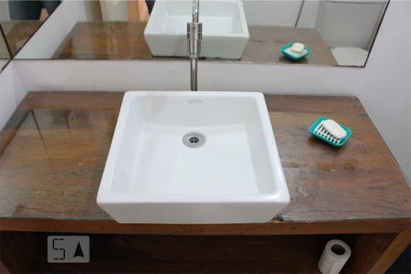 Casa de condomínio para alugar com 100m², 3 quartos e 2 vagas Casa de condomínio para alugar com 100m², 3 quartos e 2 vagasBanheiro Social 1