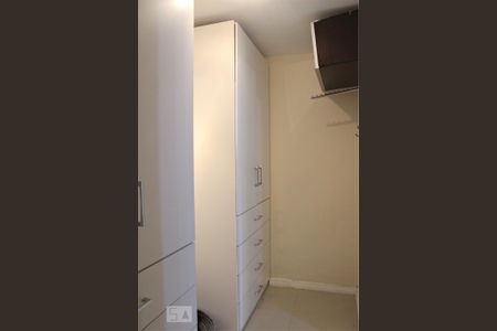 Casa de condomínio para alugar com 100m², 3 quartos e 2 vagas Casa de condomínio para alugar com 100m², 3 quartos e 2 vagasCloset do Quarto 2