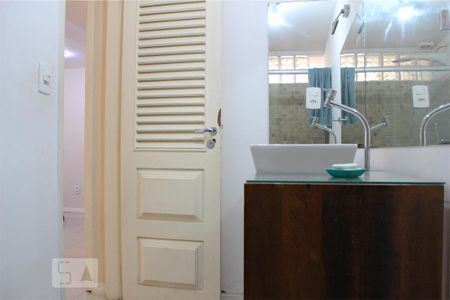 Casa de condomínio para alugar com 100m², 3 quartos e 2 vagas Casa de condomínio para alugar com 100m², 3 quartos e 2 vagasBanheiro Social 1